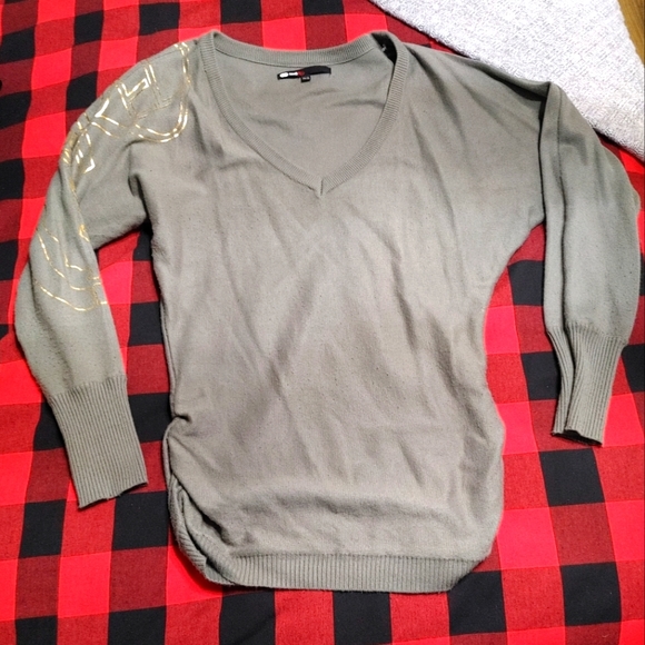 ECHO sweater - Picture 1 of 2